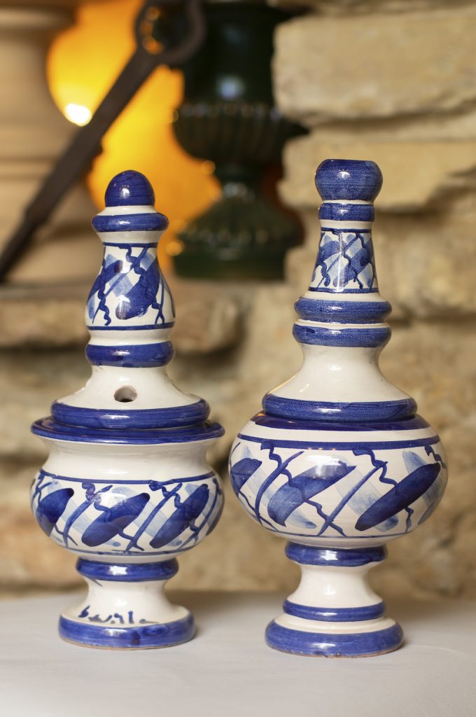 Remates azules pintados