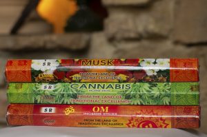 Varitas de almizcle cannabis e incienso puro